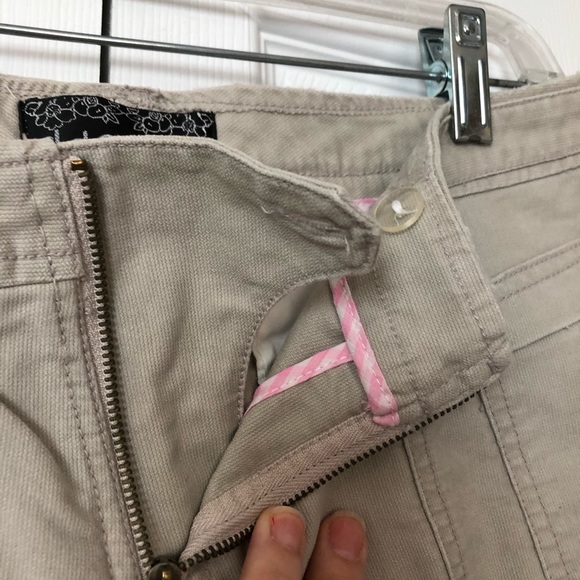 Shorts - Picture 3 of 5